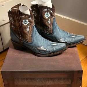Brand New Corral Circle G inlay and Floral Western Booties
